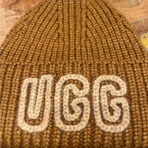 NWT UGG Chunky Crafted Rib Beanie main image 4